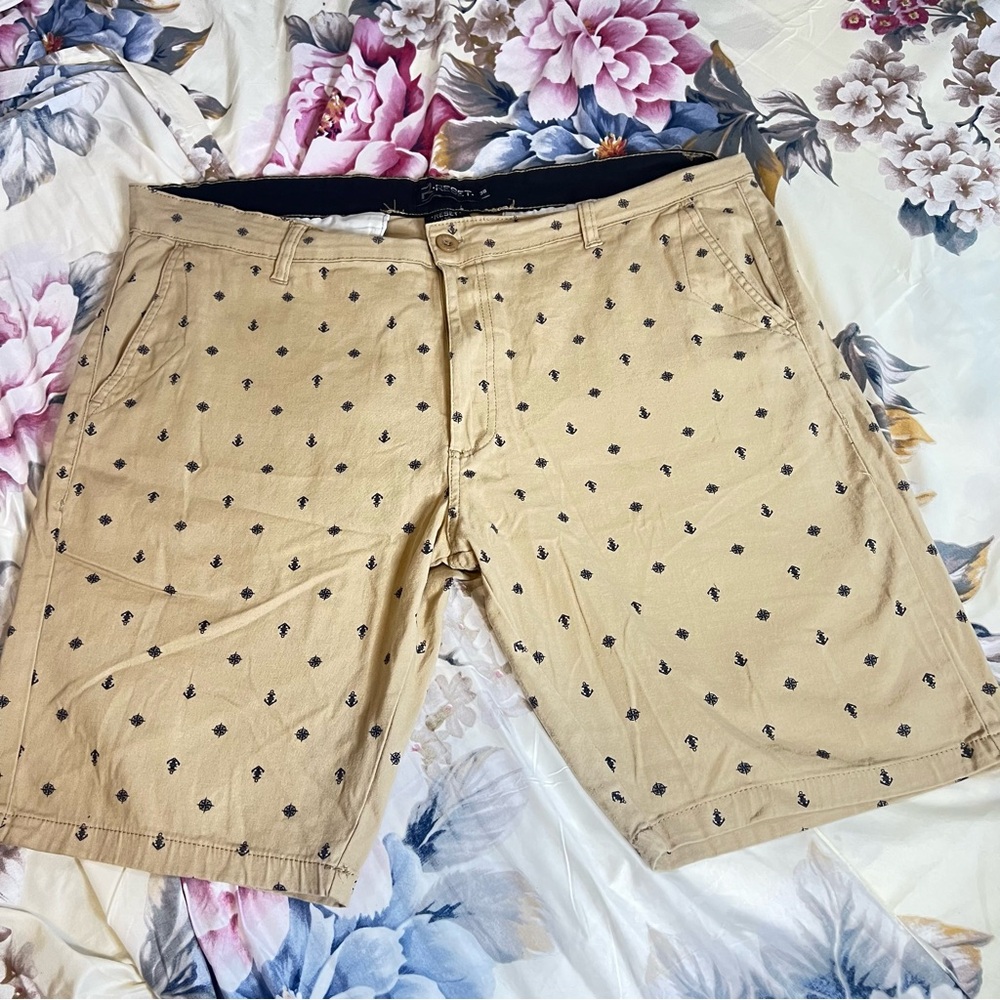 Men's Tan Cargo Shorts
